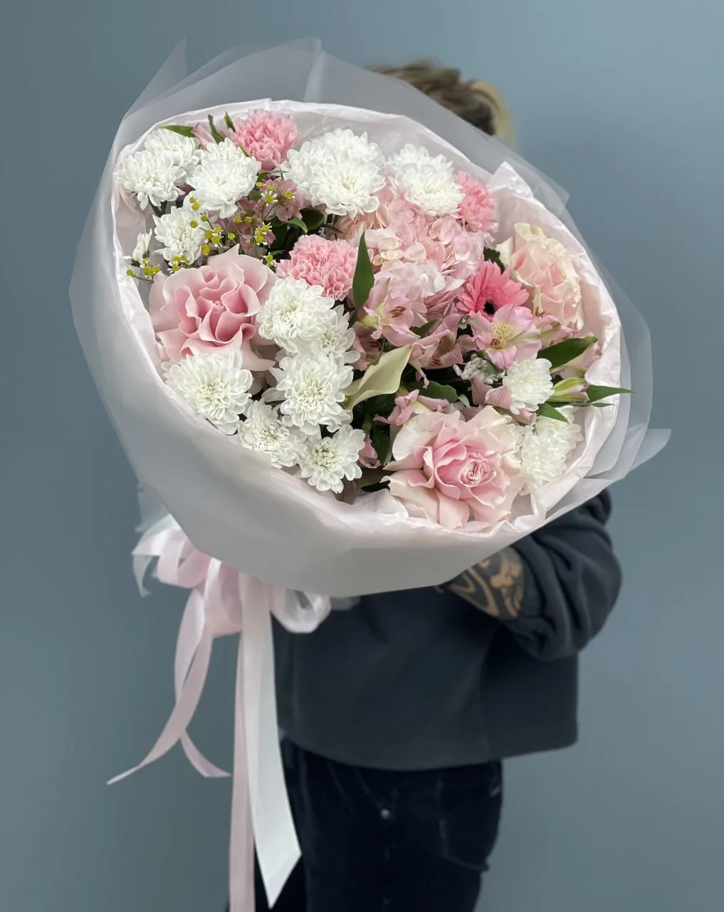 Раскрасьте свой день сами: один яркий букет меняет всё! 💛🌹