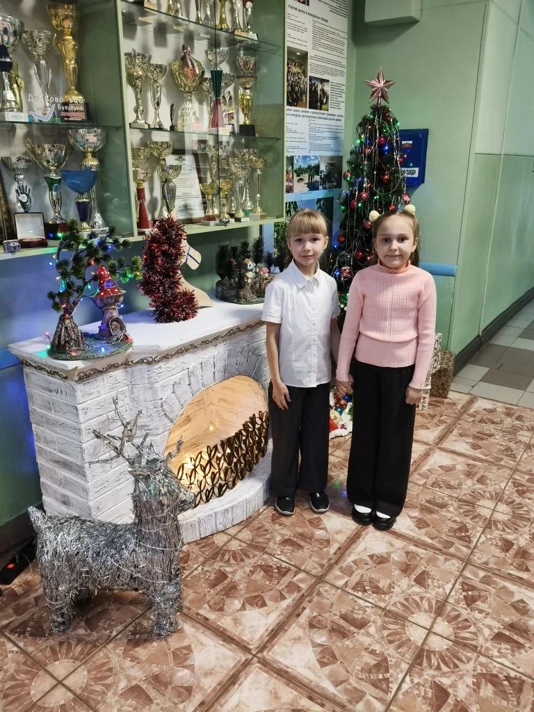 🌨️🎄🎄🎄🎄🎄Школа украшена! Фотозона готова! Ждем ваши яркие фотографии в комментариях в группе ВК, а 29 