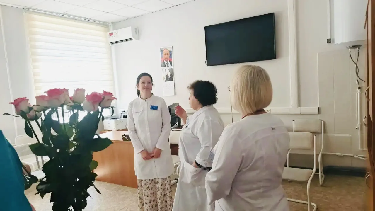 👩‍⚕️👨‍⚕️ Сегодня сотрудники БУЗ ВО «ВГКБ №5» в лице заведующих структурных подразделений, главной 