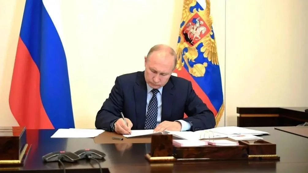 Сегодня Президент России Владимир Путин подписал указ о назначении выборов депутатов Государственной