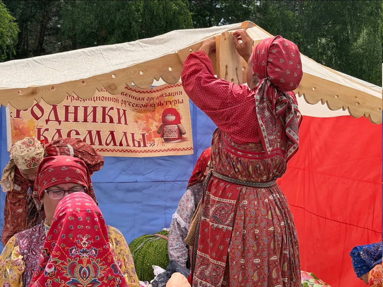 🇷🇺 На «Бирюзовой Катуни» с размахом отметили День России

Несмотря на сильный дождь, XIV Всероссий