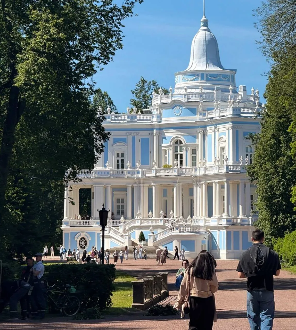 🎻 Солисты Мариинского театра бесплатно выступят с балкона павильона в Ораниенбауме 1 а...