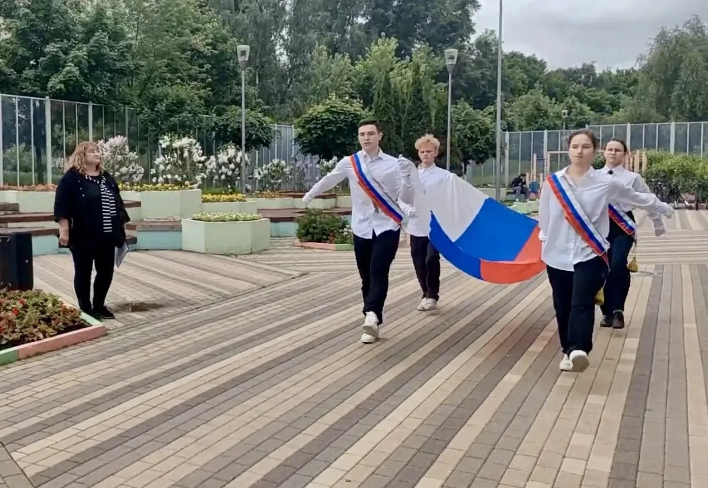 🇷🇺 Торжественное поднятие Флага Российской Федерации    ✨ Почетное право установить Флаг Российской 
