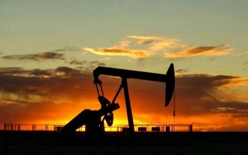 📈 Казахстан второй год подряд превышает планы по переработке нефти