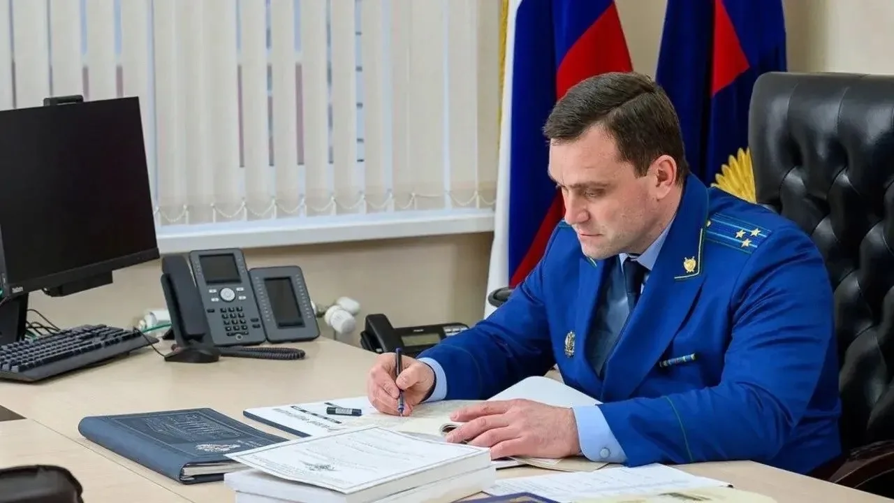 В Брянске осудят 20-летнего парня за продажу банковских карт мошенникам

Молодой человек купил две к