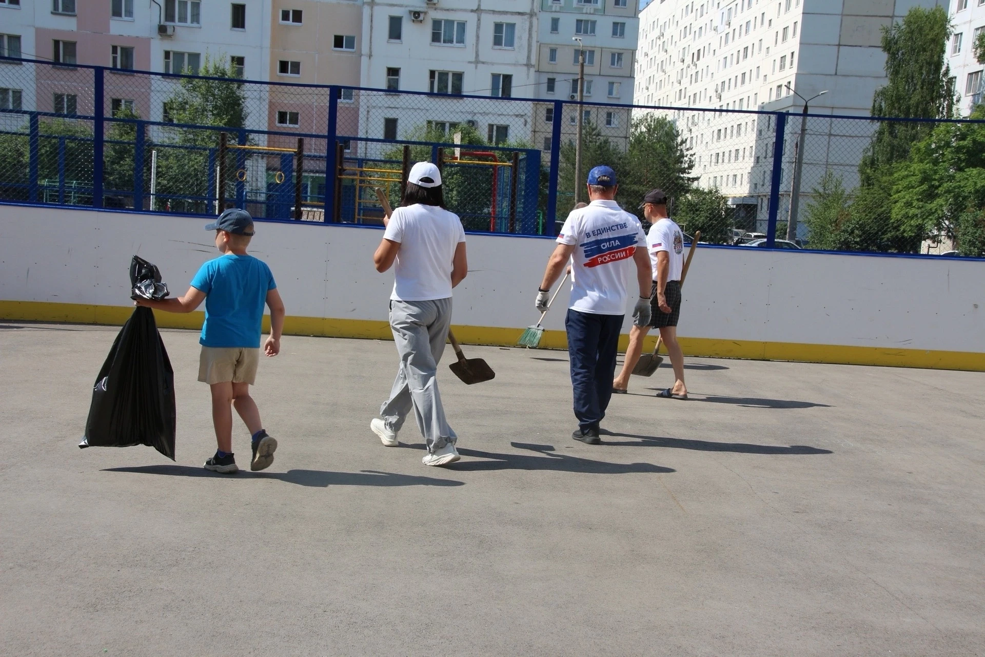 🇷🇺В День России депутат Тульской городской Думы, член фракции «Единая Россия» Олег Да...