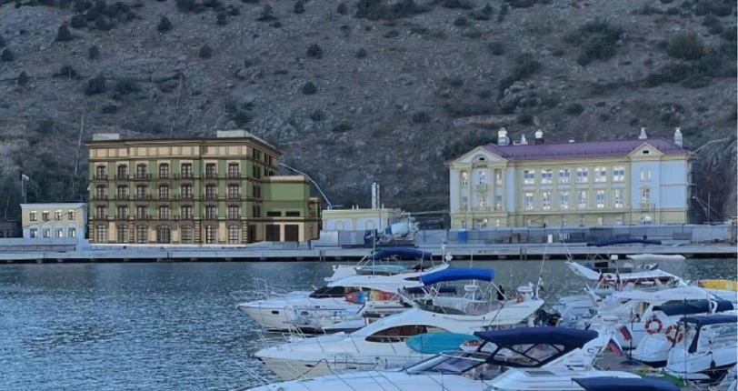 🏨 В Балаклаве предложили построить бутик-отель с бассейном на крыше