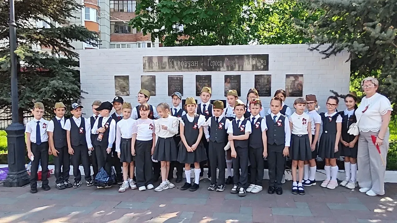 🕯️ К Вечному огню: память не гаснет  В преддверии 81-й годовщины Великой Победы, 8 мая, ученики 2В (