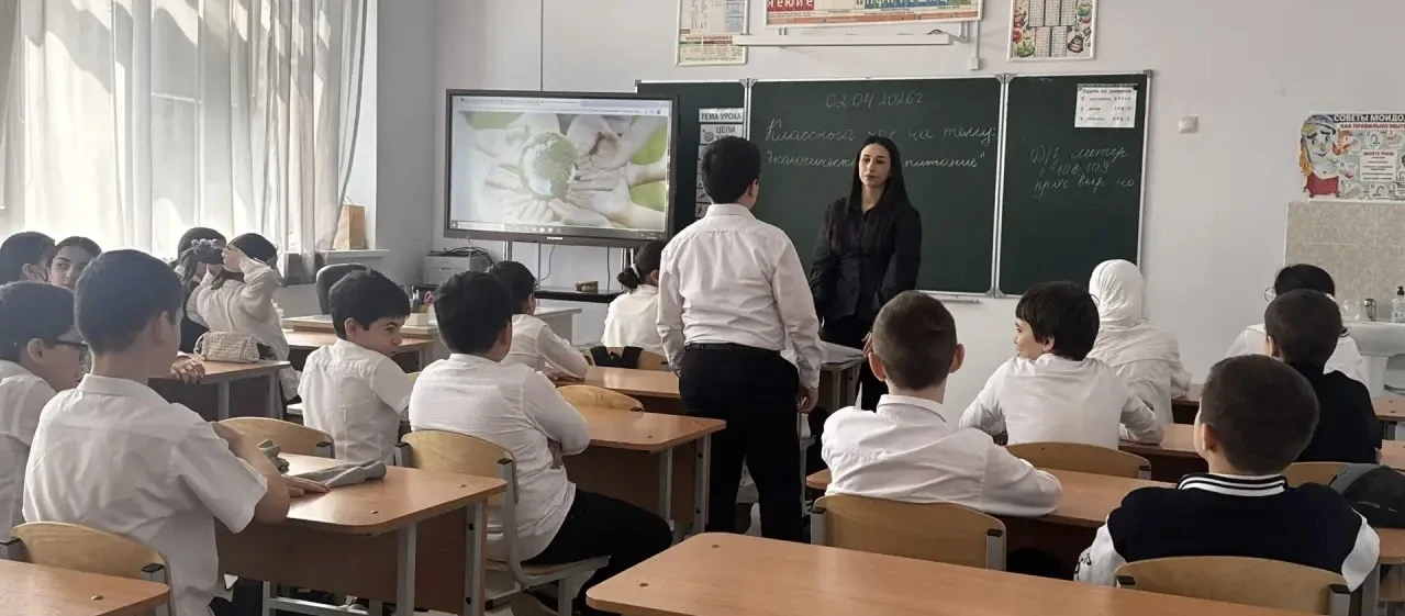В рамках экологического месячника в МАОУ «КЦО Школа № 15 имени Героя РФ В.Г. Казанцева» для учащихся