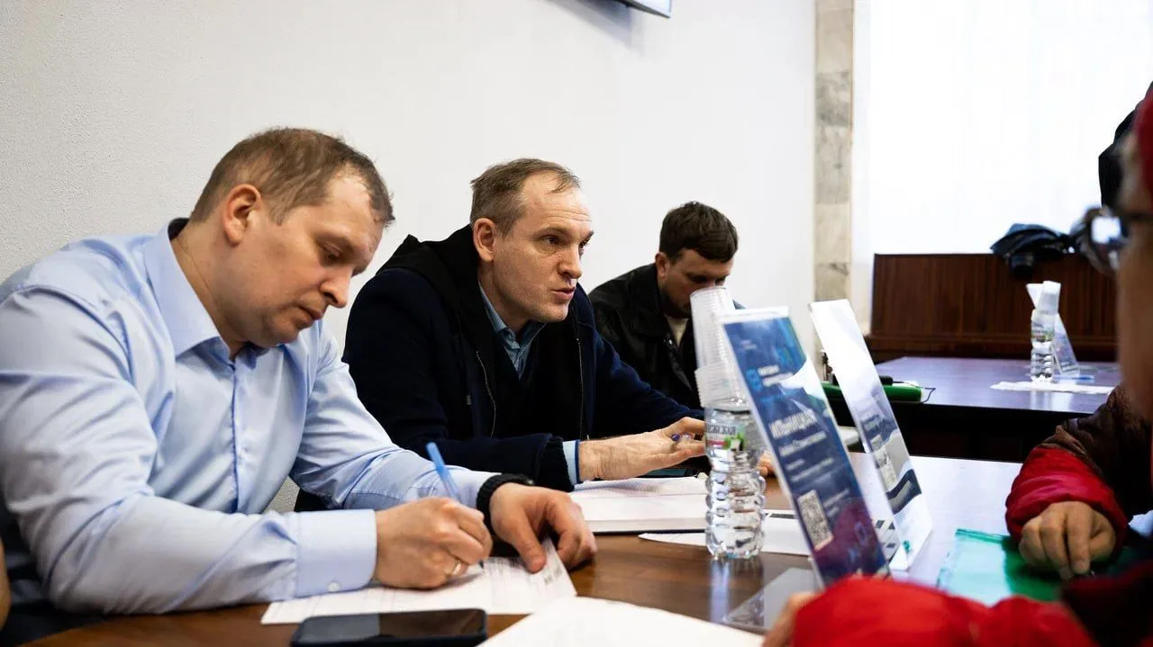 Представители Фонда капитального ремонта приняли участие в выездной администрации с жителями посёлка