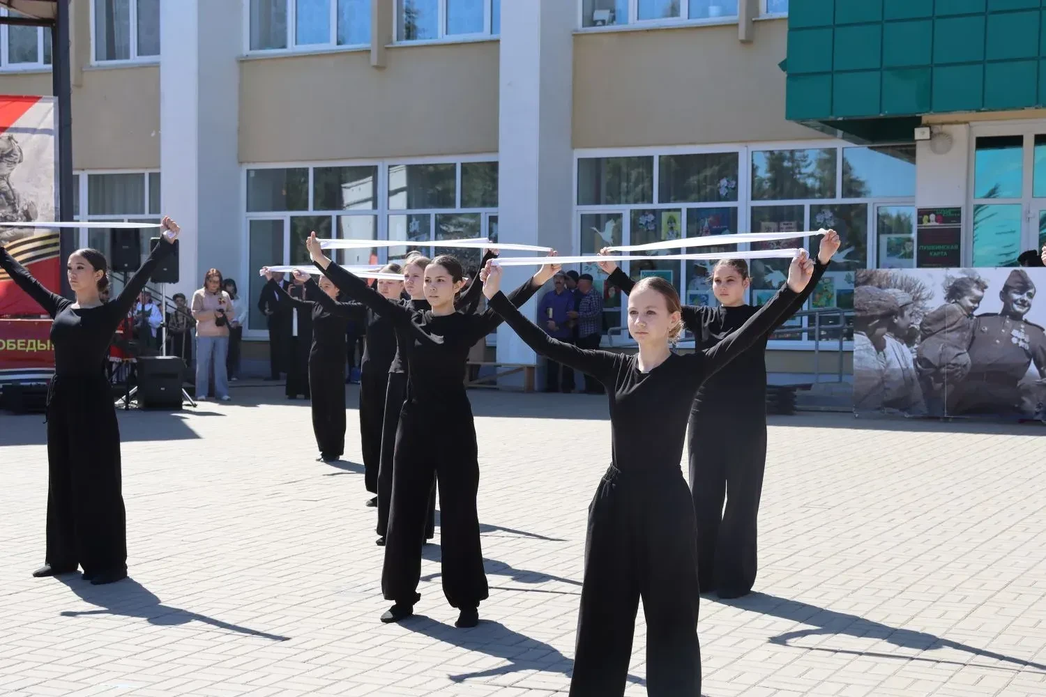 9 мая, в день, когда вся страна отмечает 81-ю годовщину Великой Победы, площадь перед Р...