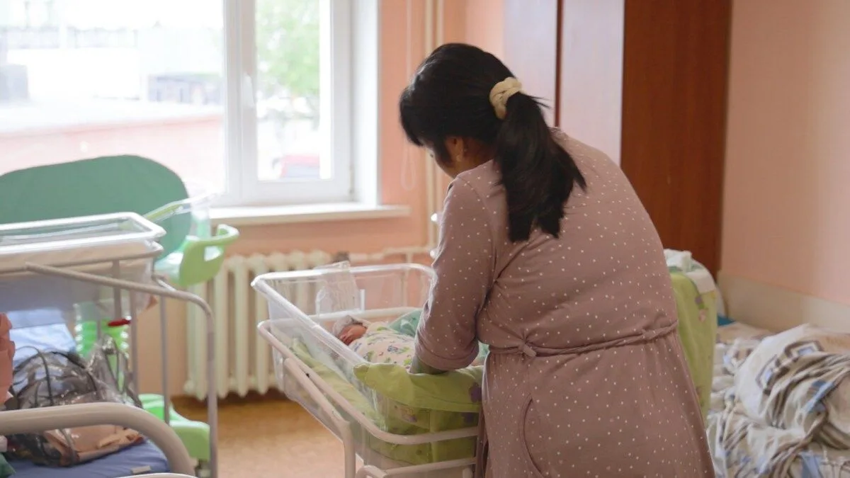 В краевом роддоме Камчатки чествовали героиню: участница СВО и военный медик Тамара Мико стала мамой