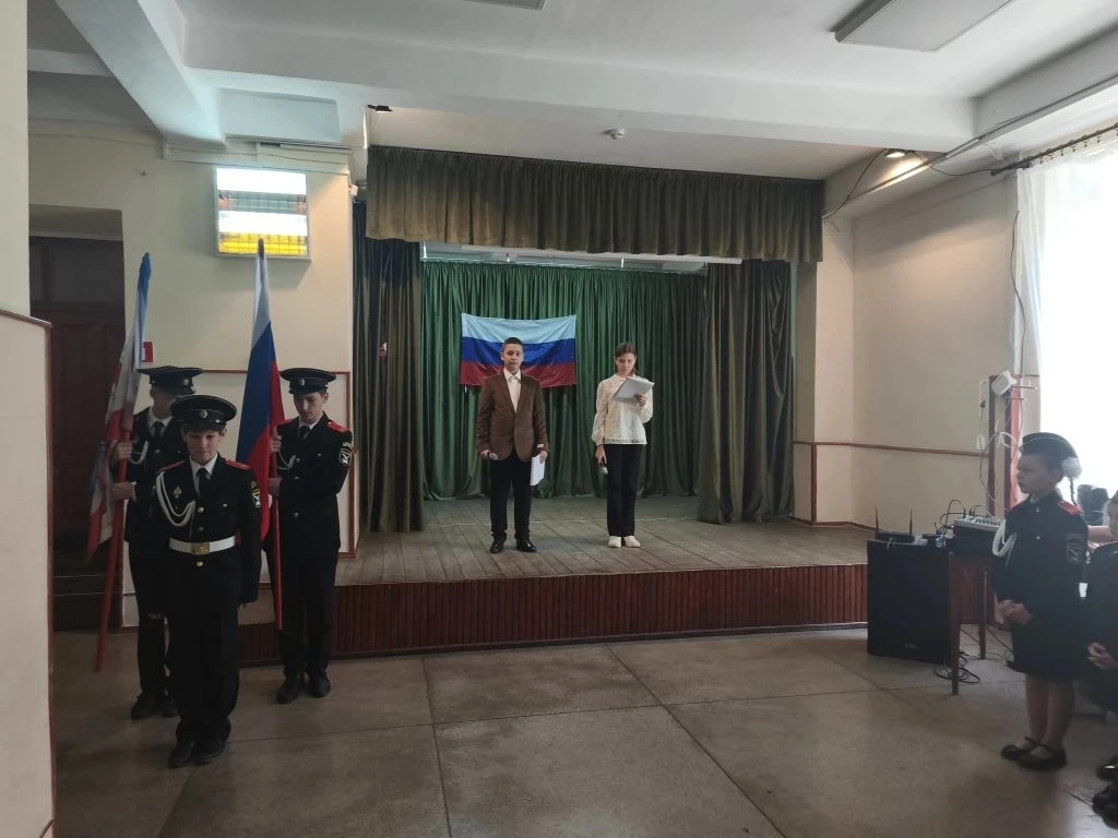 🌟 Память, честь и гордость: кадетская линейка в честь освобождения Ялты 🌟  Сегодня, 16 апреля, в ден