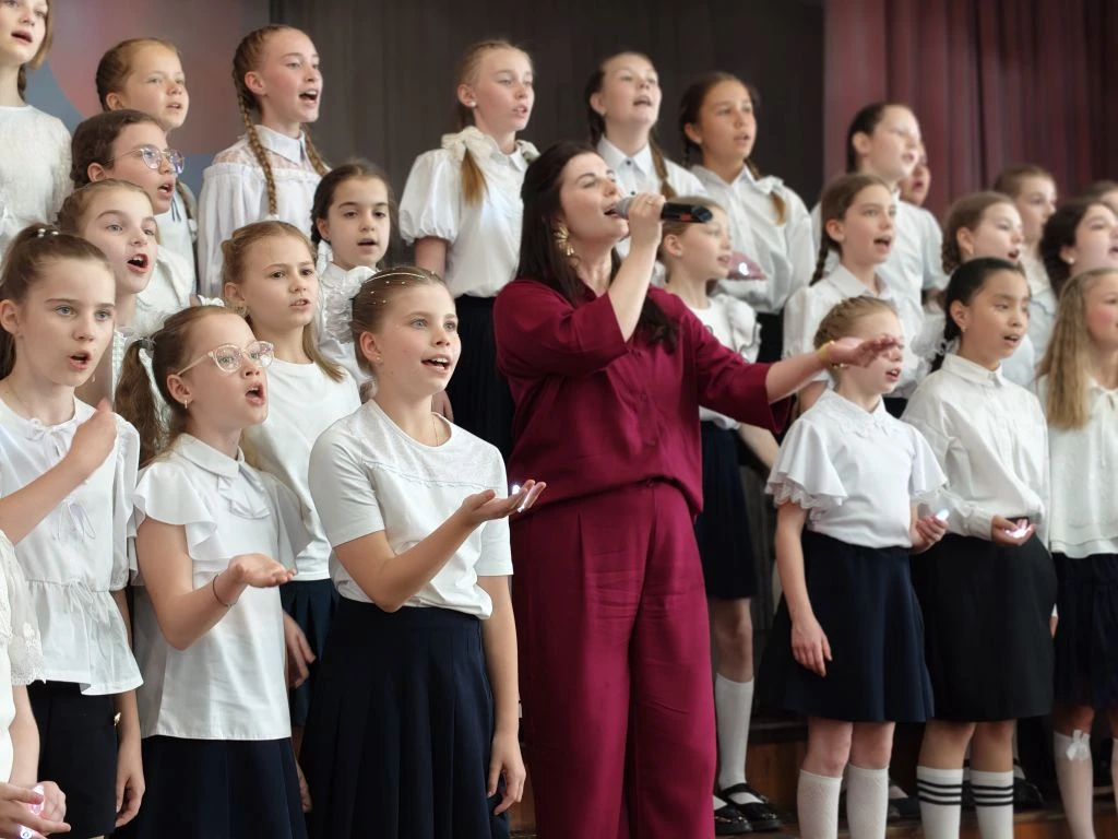 Начальная школа, прощай! 👋  Ученики 4а, 4б, 4в, 4г сказали : "До свидания" своим первым учителям!  ☀