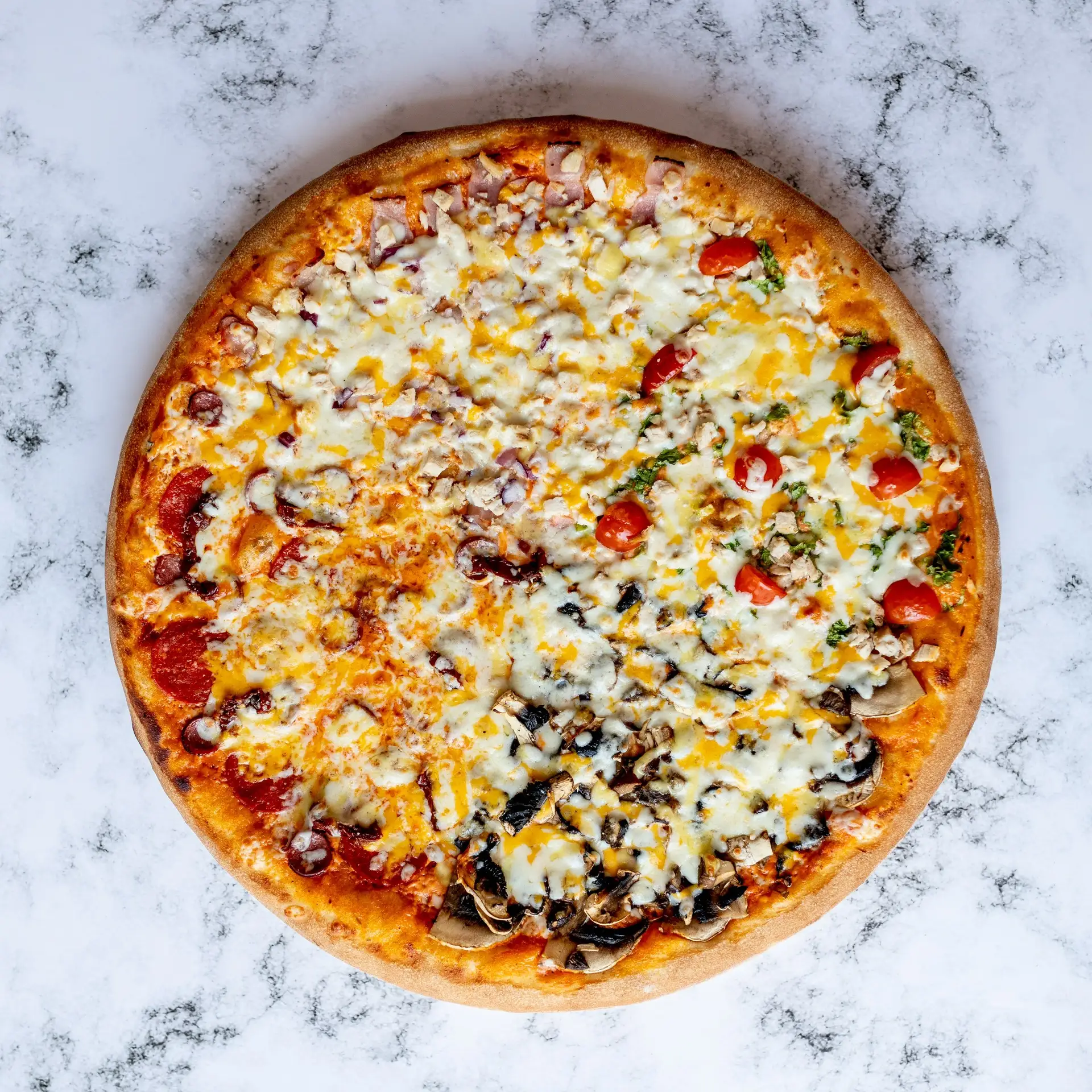 🍕🍣 Когда собирается большая компания, важно угодить каждому 😋