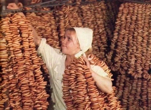 Советские ванильные сушки дефицитом не были!🥯  Их чаще всего в ладошке ломали и чаем запивали. Сильн