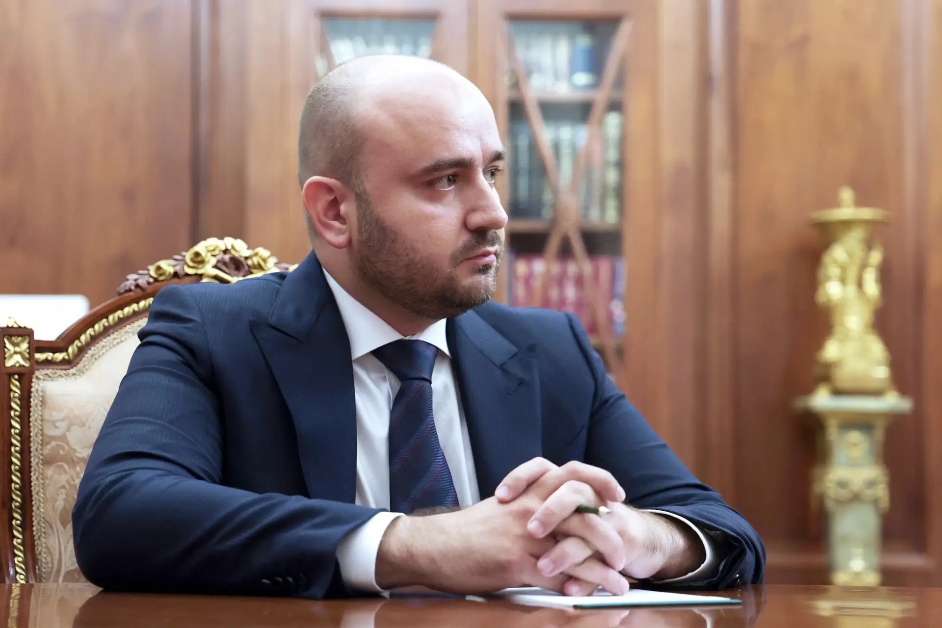 Два человека погибли при атаке БПЛА на Сызрань, сообщил губернатор Самарской области.  Кроме того,