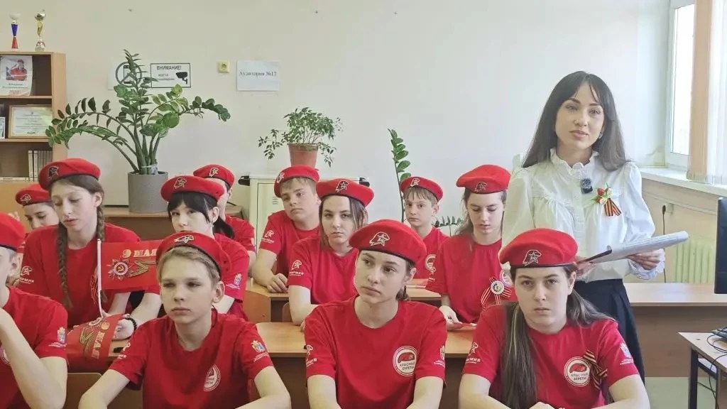 💫Телемост «Рассвет – Севастополь»: объединяя поколения и города  Сегодня в нашей школе в п. Рассвет 