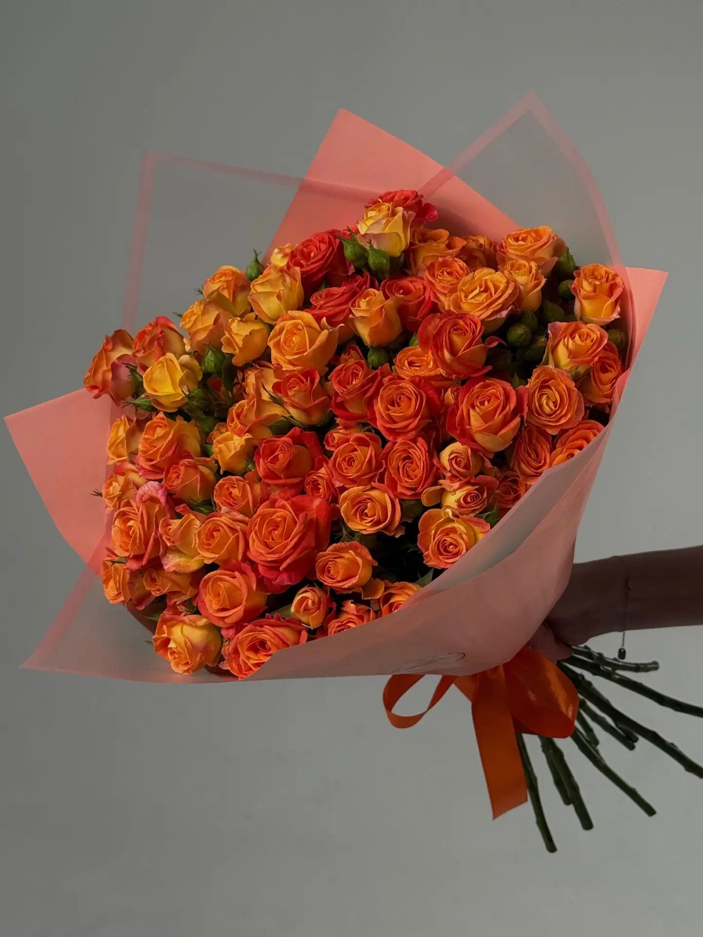 Кустовые розы - наша любимая бессменная классика😍🧡