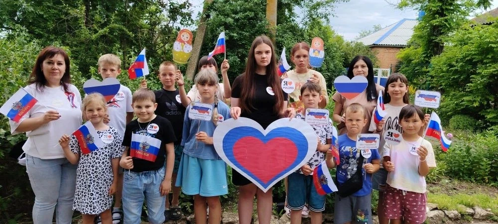9 день смены. "День России"￼В преддверии Дня России в нашем пришкольном лагере под руководством восп