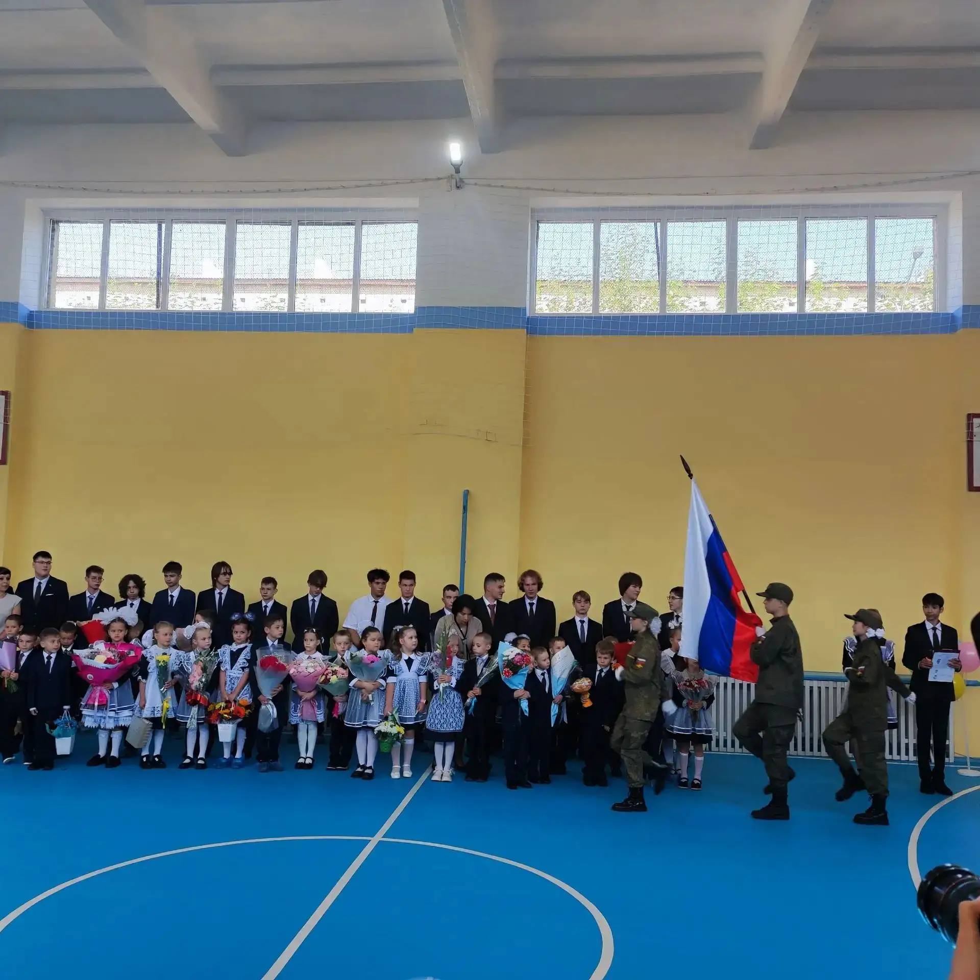 💐С Днем знаний! В нашей школе прозвенел первый звонок! 🔔✨
