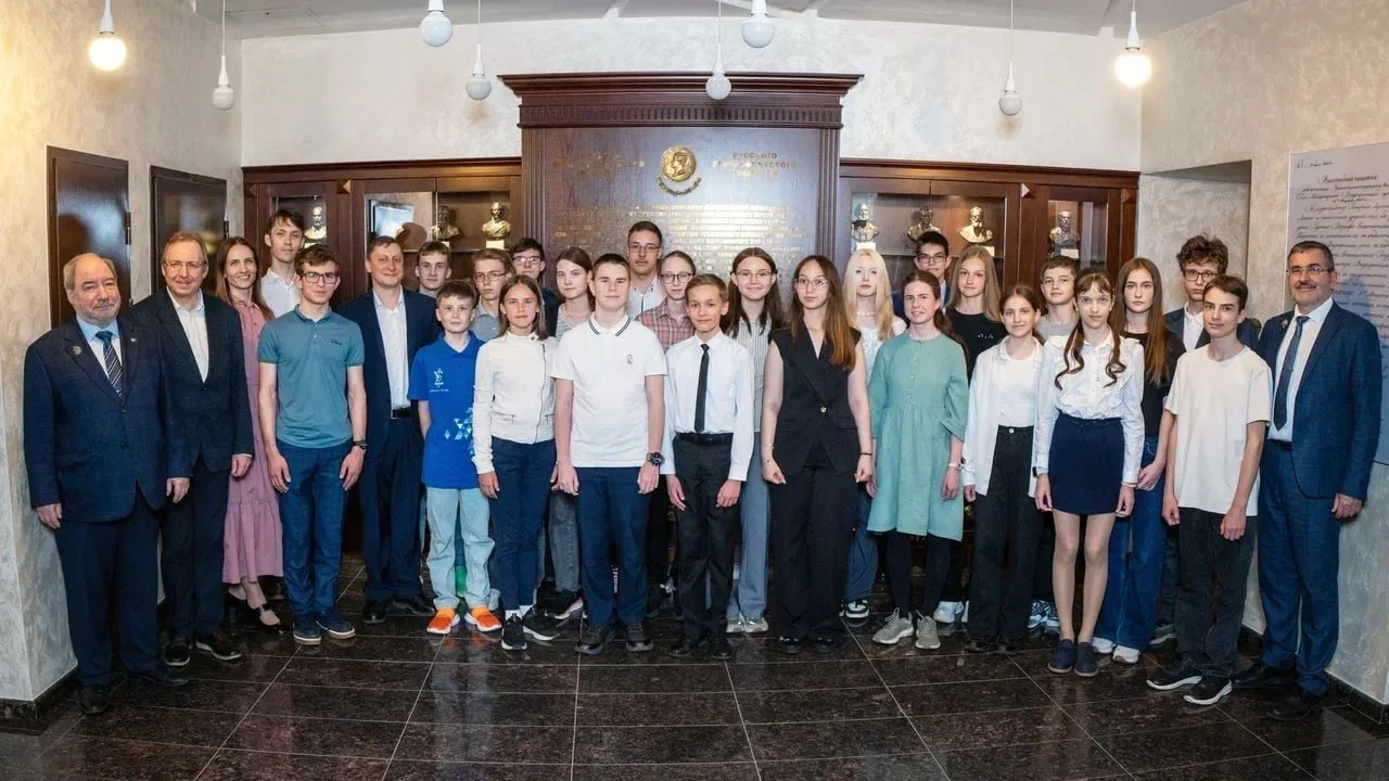 🏆Ученик 10 класса Дамир Бадретдинов, призёр заключительного этапа Всероссийской олимпи...