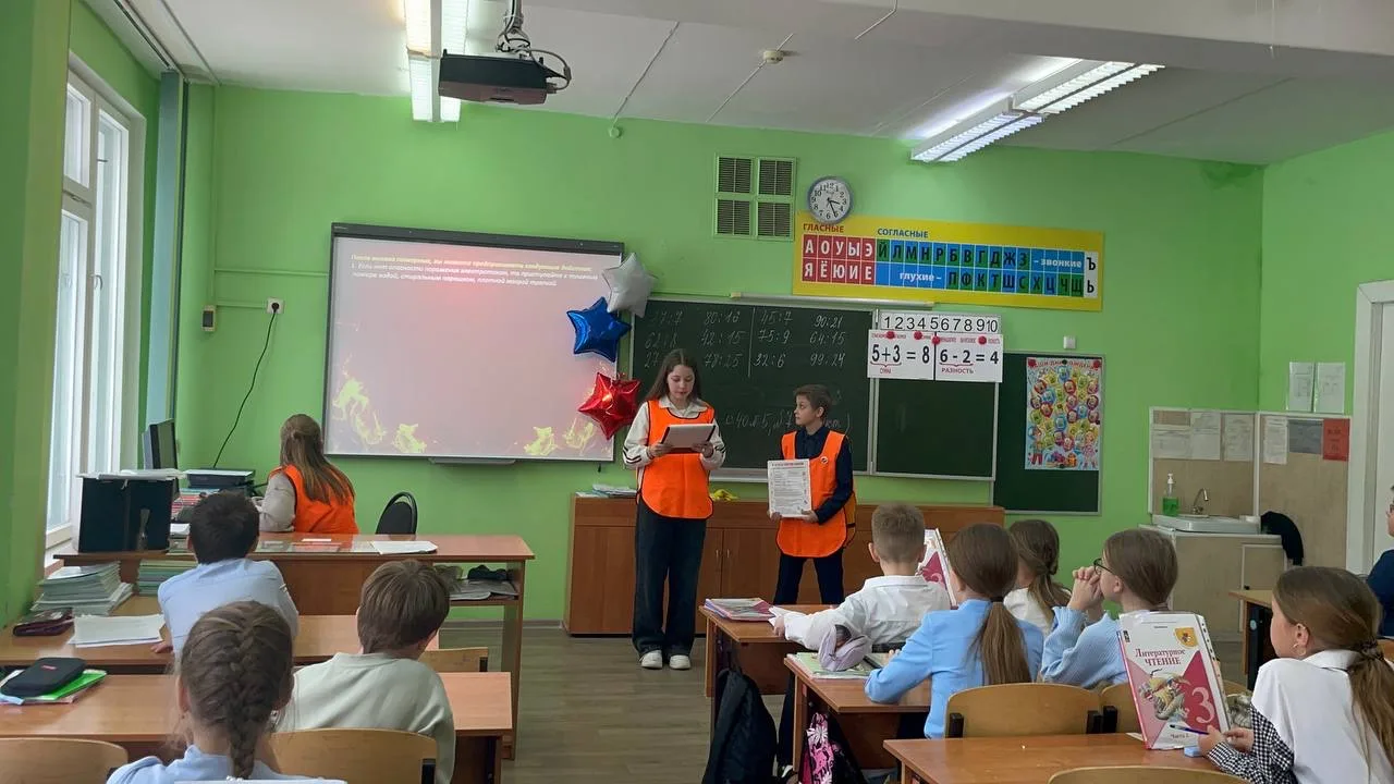 🧑‍🚒 ДРУЖИНА ЮНЫХ ПОЖАРНЫХ 🧑‍🚒   Отряд ДЮП 6 в класса провели для младших школьников мероприятие по п