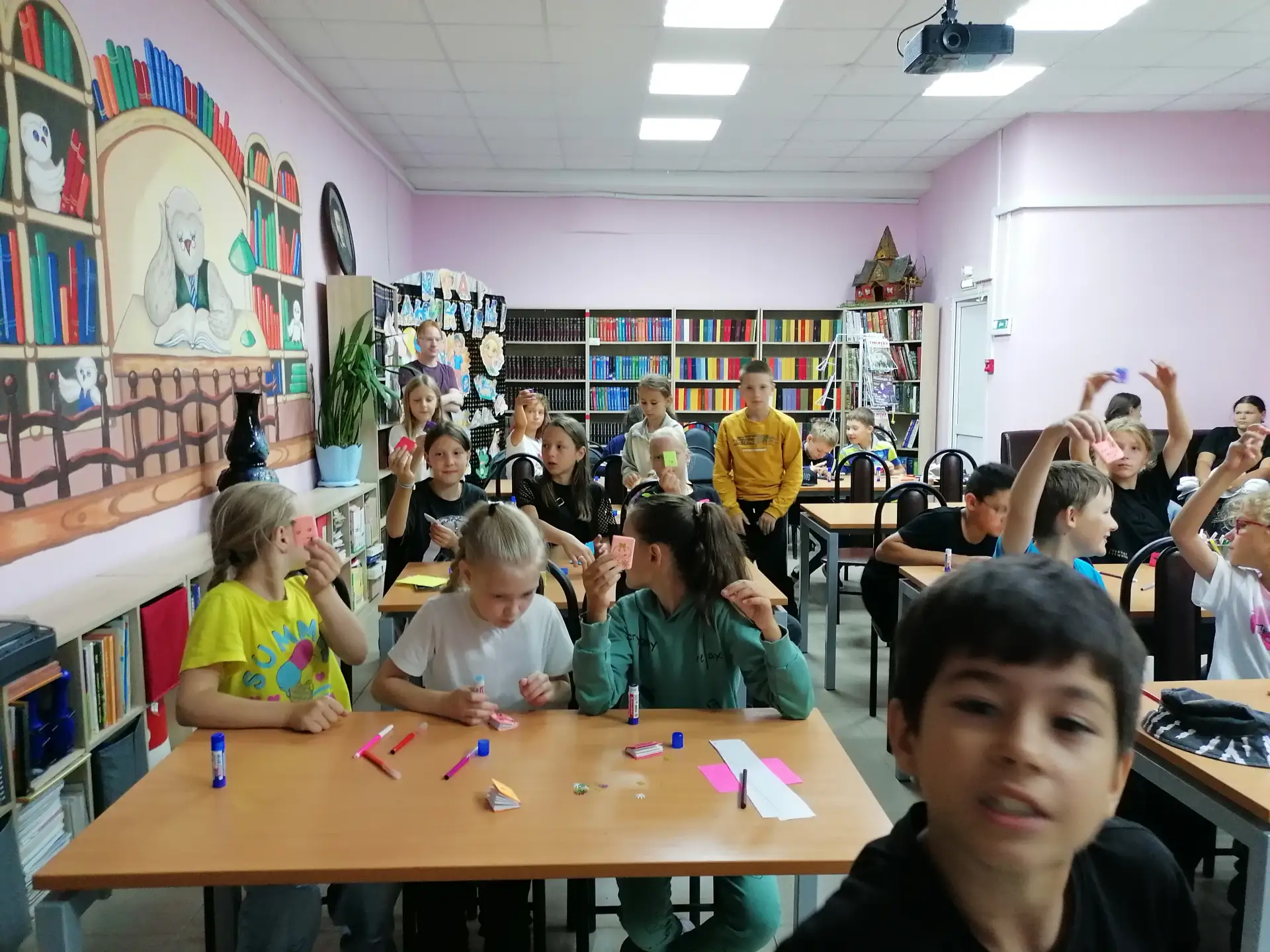 Центральная библиотека для детей пришкольного лагеря МБОУ СОШ № 3 провели мастер-класс ...