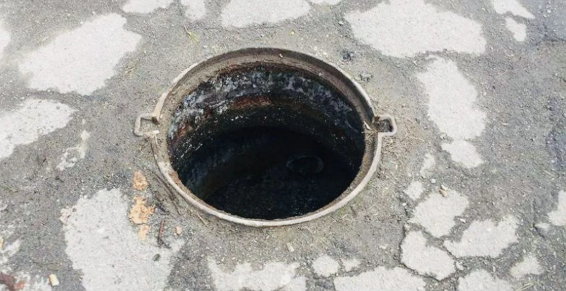 Где люк❓Вчера был, а сегодня нет❗️🤔

📌Кража люков - распространенная проблема для коммунальных слу