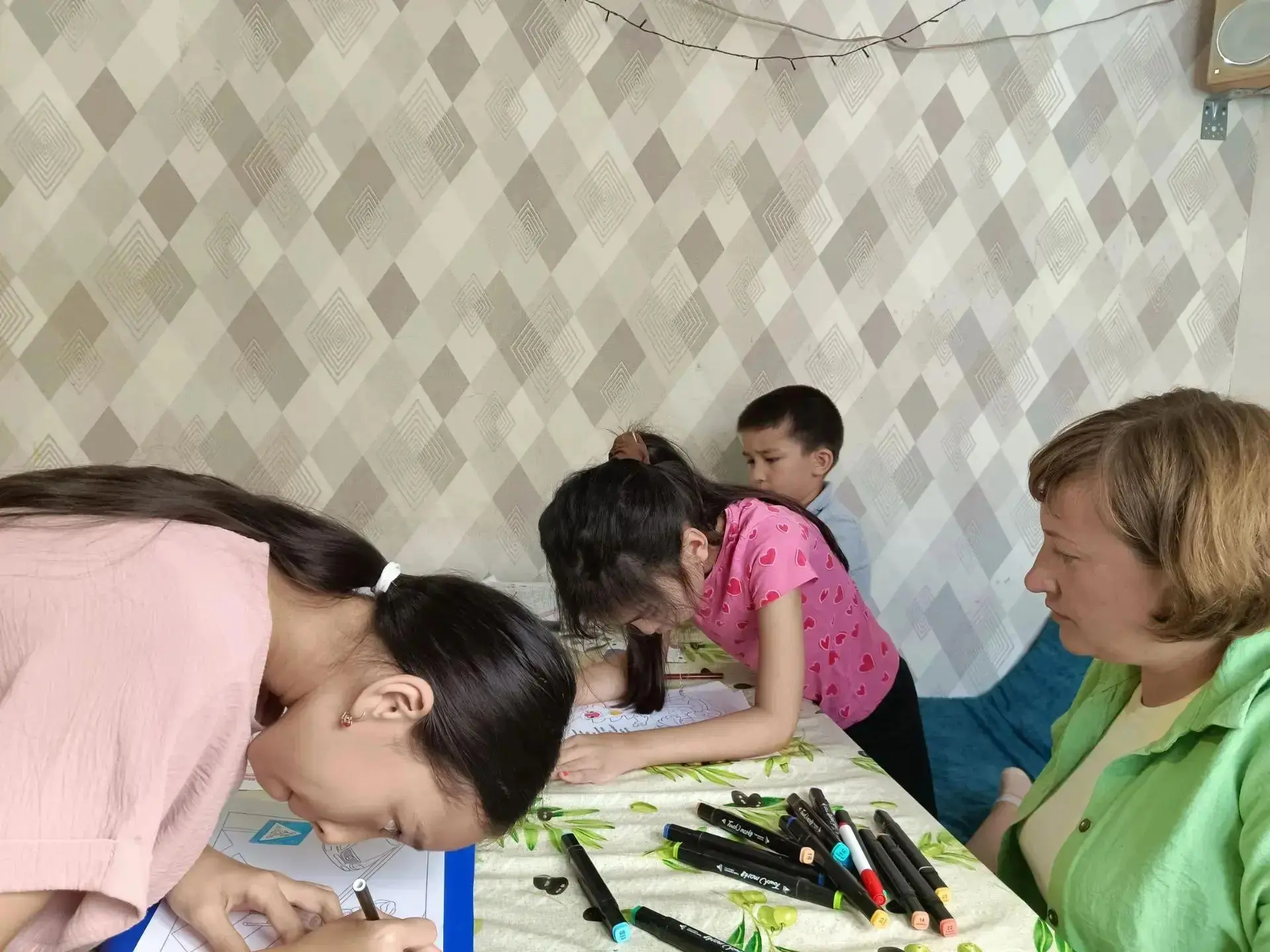 Специалист ОКУ «Центр «Непоседы» в составе мобильной бригады осуществили выезд в семью и провела зан
