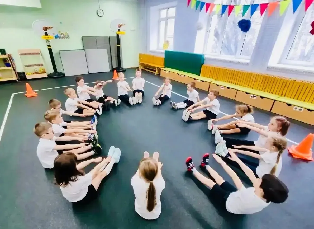 ЗДОРОВЫЕ ПРИВЫЧКИ С ДЕТСТВА   Недавно у наших дошколят состоялся яркий и насыщенный День здоровья, к