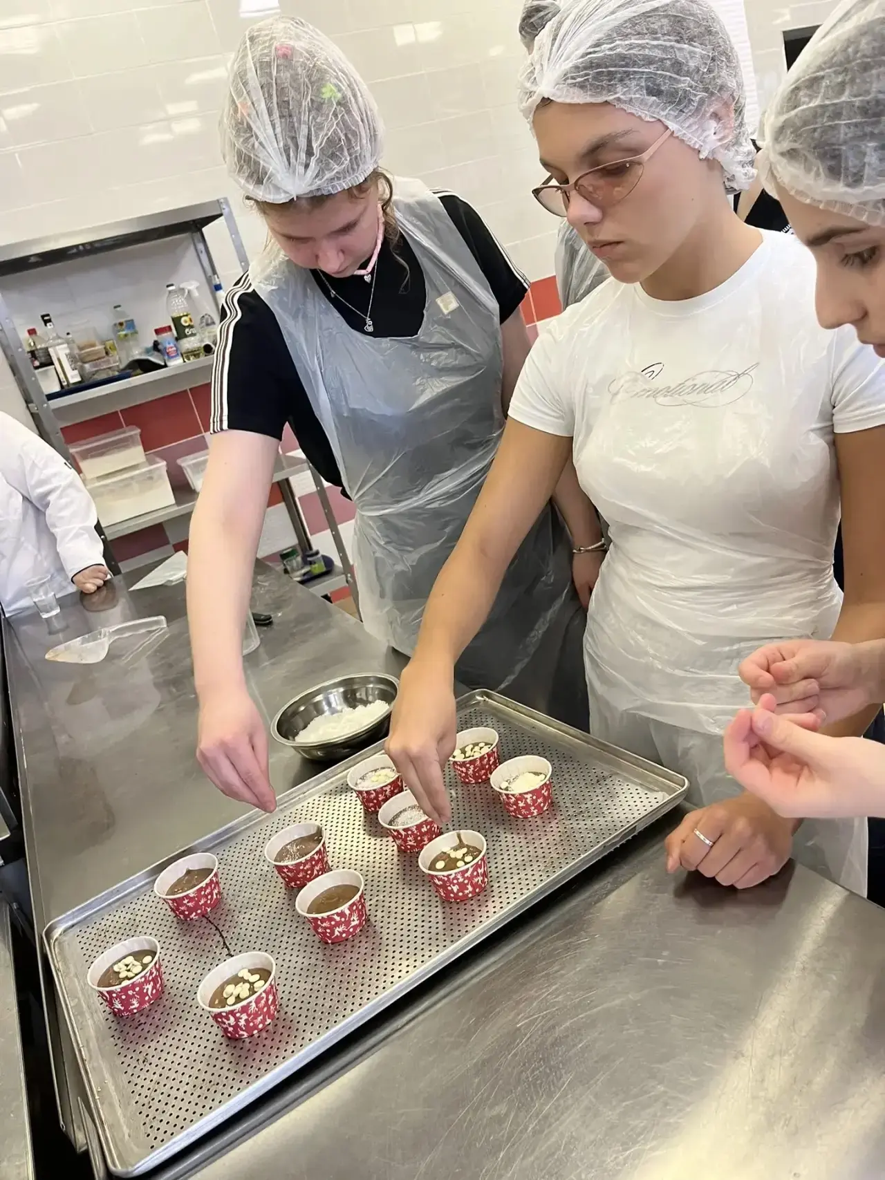 В мир поварского и кондитерского дела 👨‍🍳  Ученики 9-х классов активно посещают профессиональные про