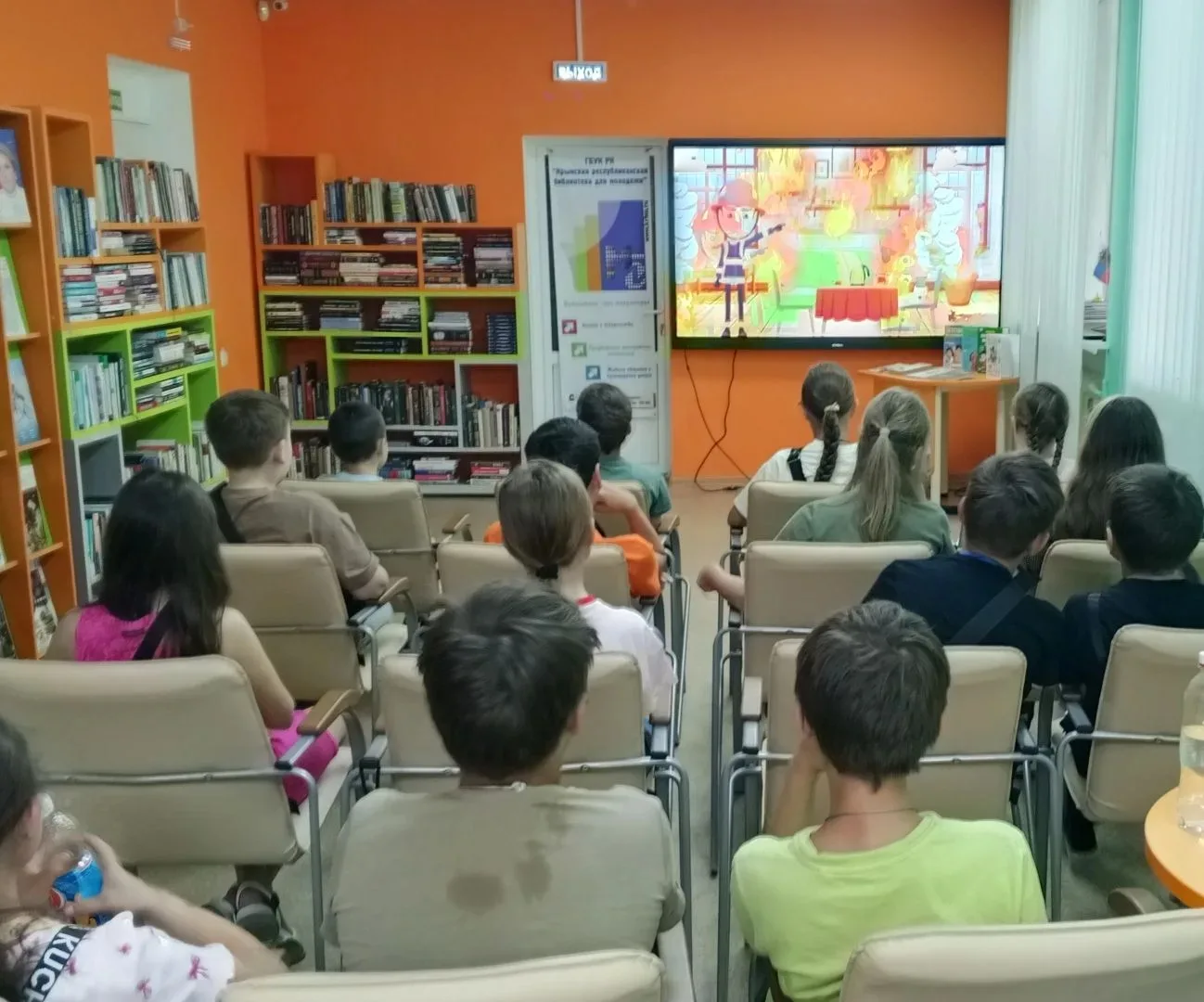 Сегодня на летней тематической площадки "Мир вокруг нас" прошел день безопасности. Ребята посетили К