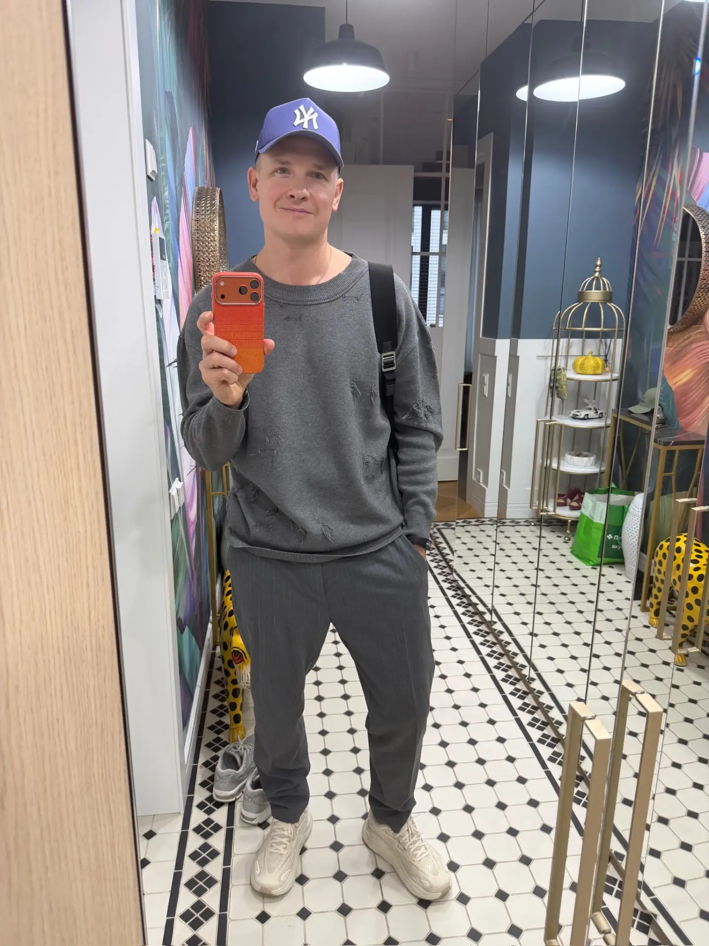 Улыбнитесь, вас снимает шеф😉