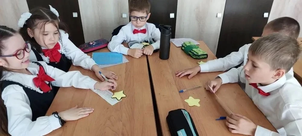 ✨Классный час в виде игры " Заморочки из бочки".  🌟Ученики 1 класса В (классный руководитель Нефёдов