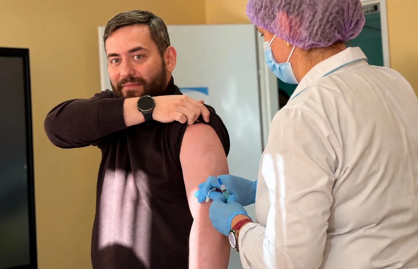 💉 Главный врач МОКБ им. П.А. Баяндина Сергей Евгеньевич Чуксеев совместно с сотрудника...