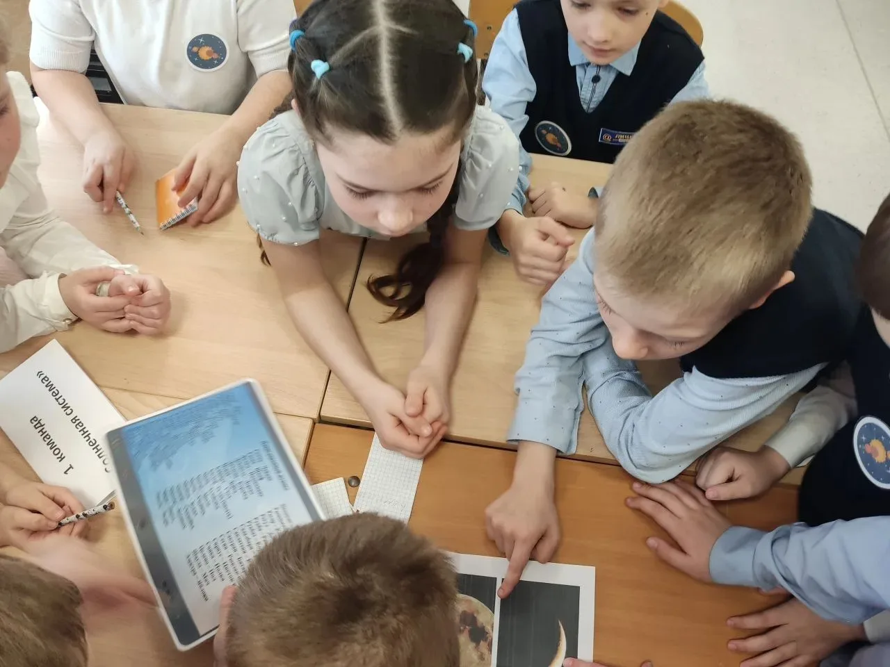 ⭐⭐⭐🚀🚀🌘🌕🌒  8 апреля в Лицее №15 города Саратова 1 «В» класс превратился в настоящую стартовую площадк