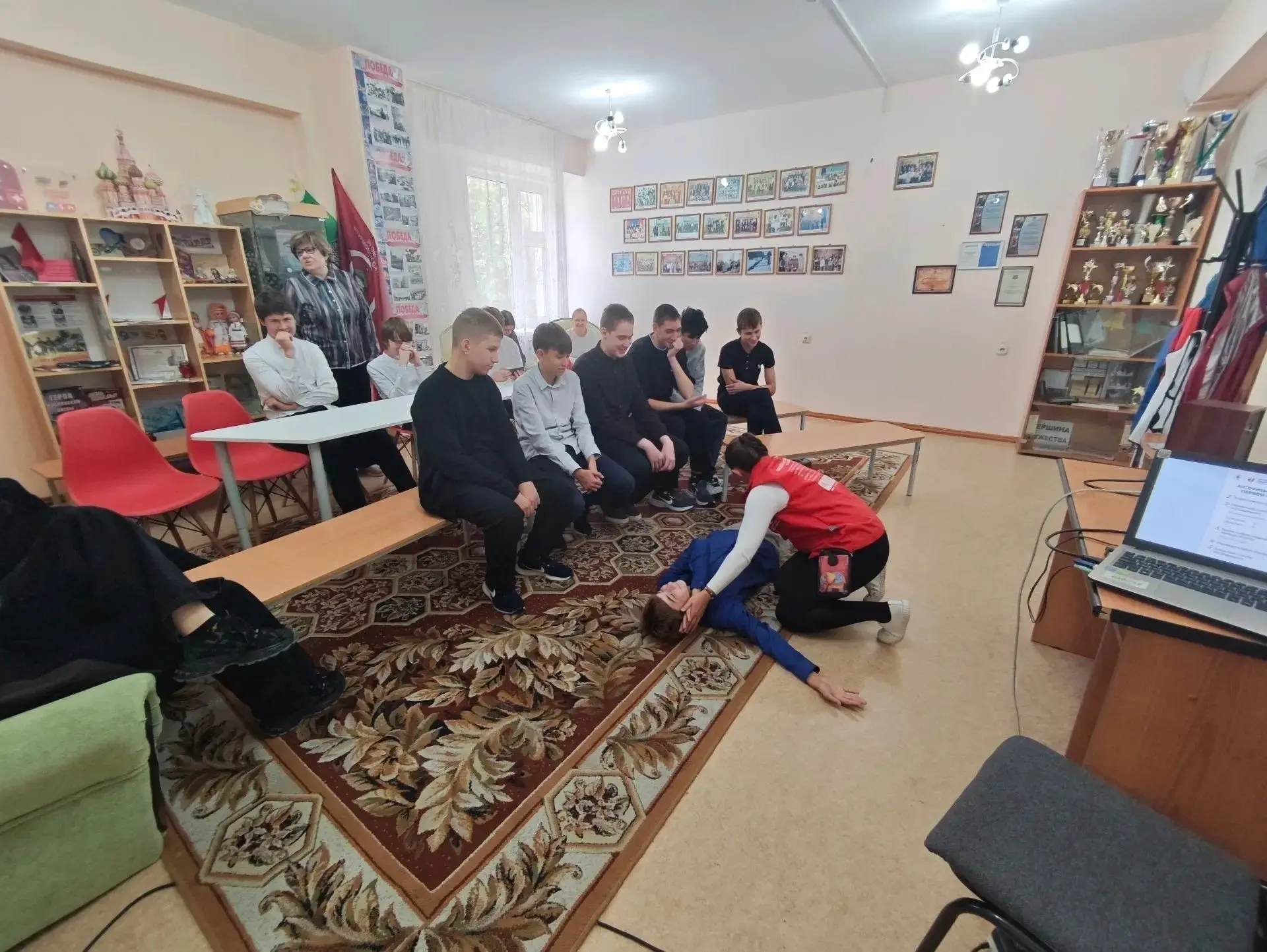 Школьники Нижневартовского района учатся оказывать первую помощь