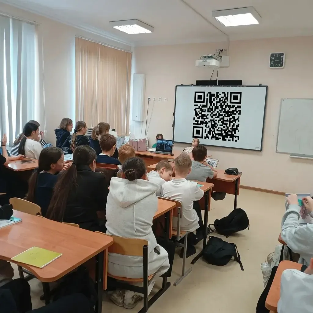 📐➡️🌐 Как математика управляет интернетом? Спросите у наших шести- и семиклассников!  Наши учителя ма