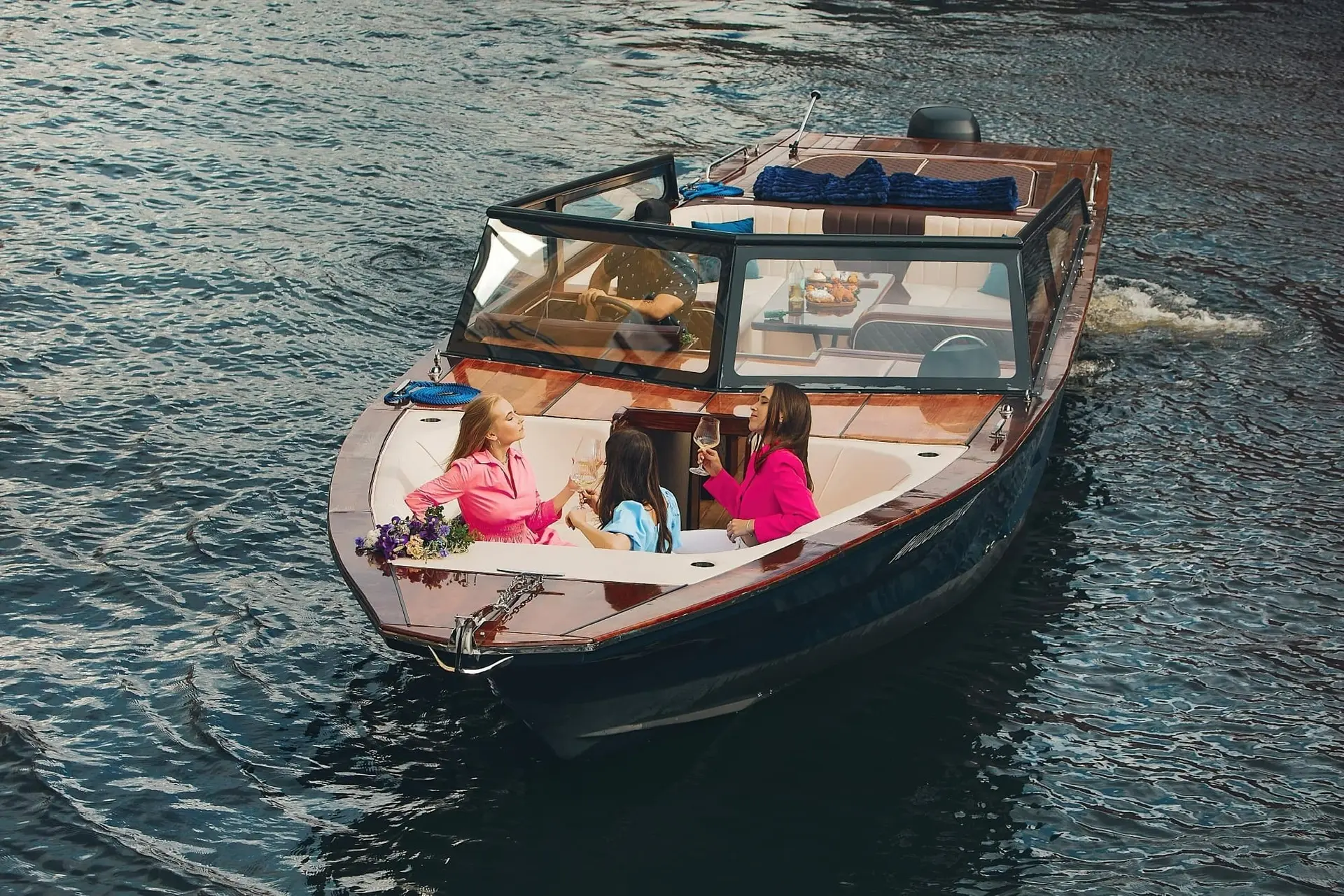 🚤 Катер «Блюберри»