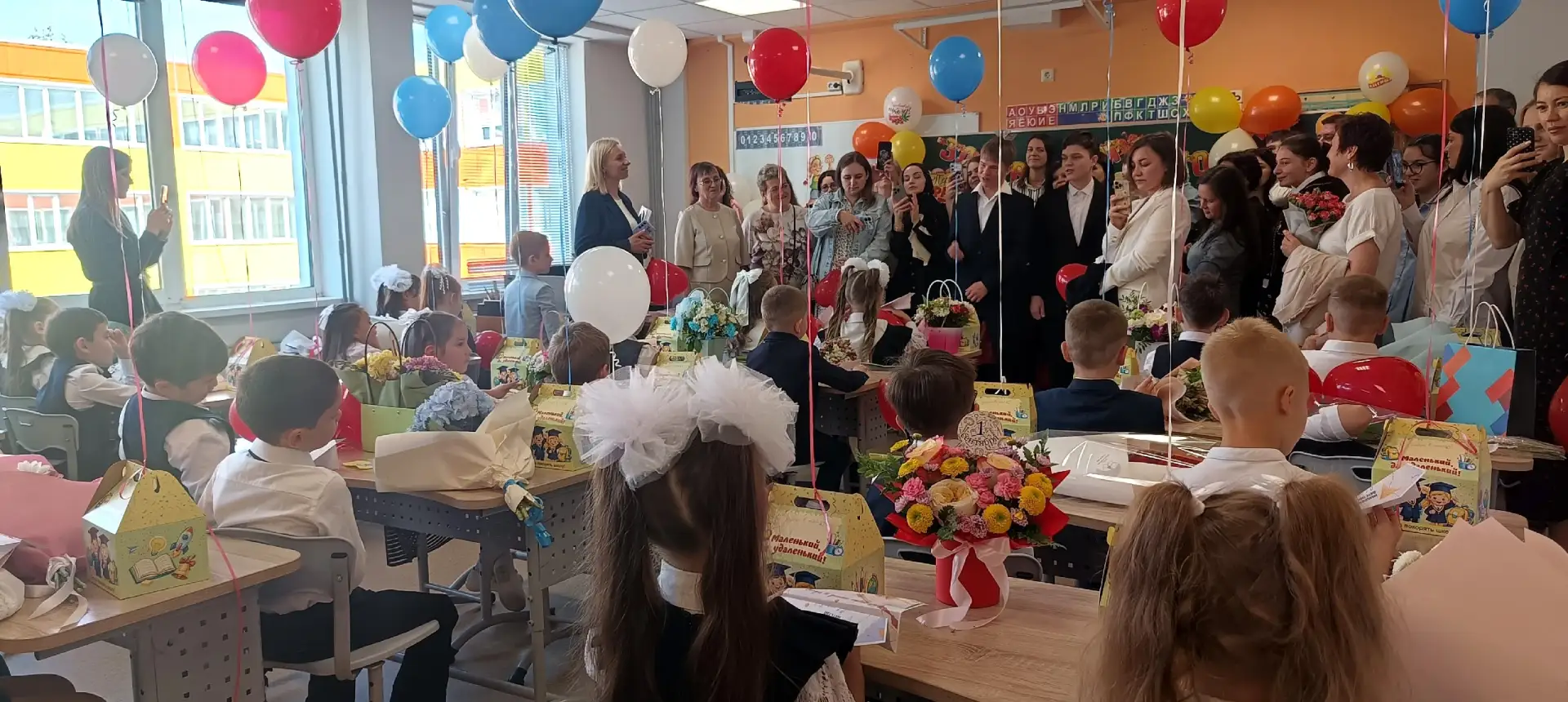 Традиция «Самолётик будущего».