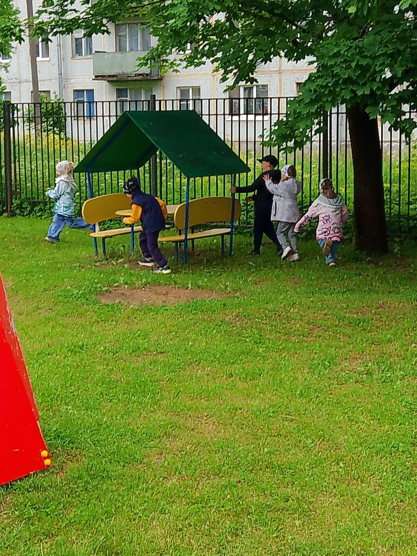 Были и такие которые просто бегали, но это на первый взгляд! Они этим самым развивают выносливость, 
