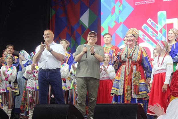 аго нашего государства, на благо нашего народа. В единстве народа — наша сила!
Проект «Песни России»