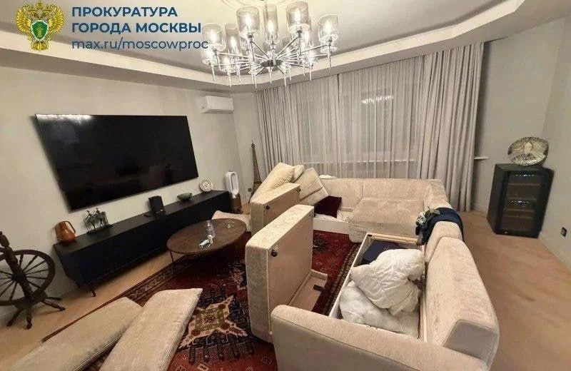 🔸Расчленённое тело 53-летней женщины нашли в квартире на Жулебинском бульваре в Москве.