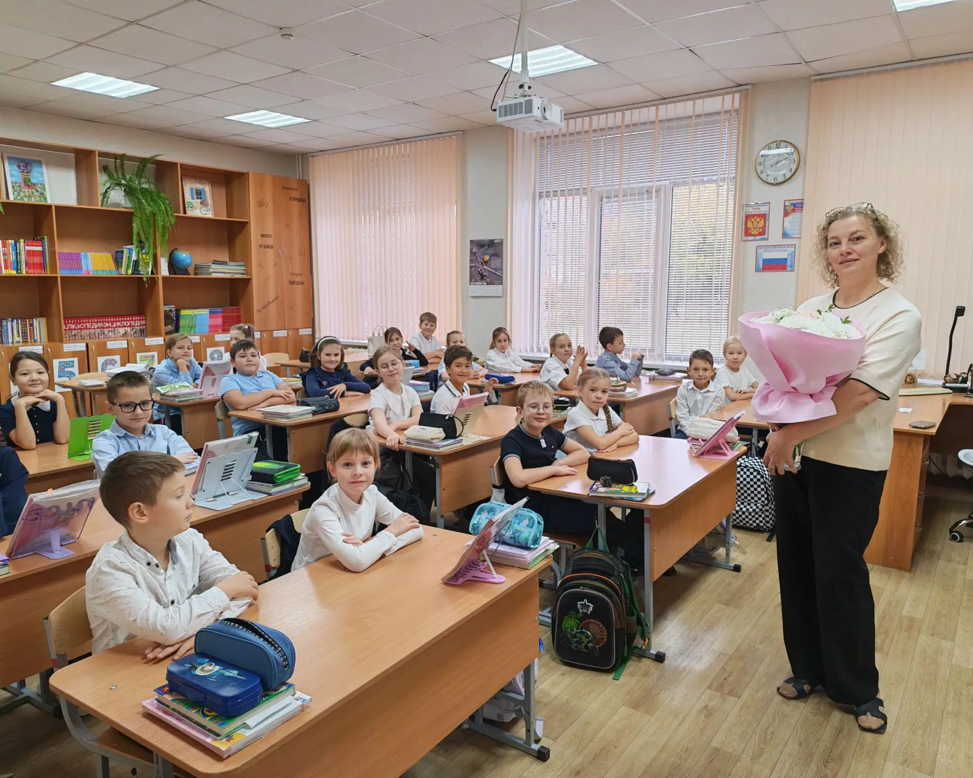 Дорогая наша Ольга Николаевна, поздравляем с Днем Учителя! 💫☀