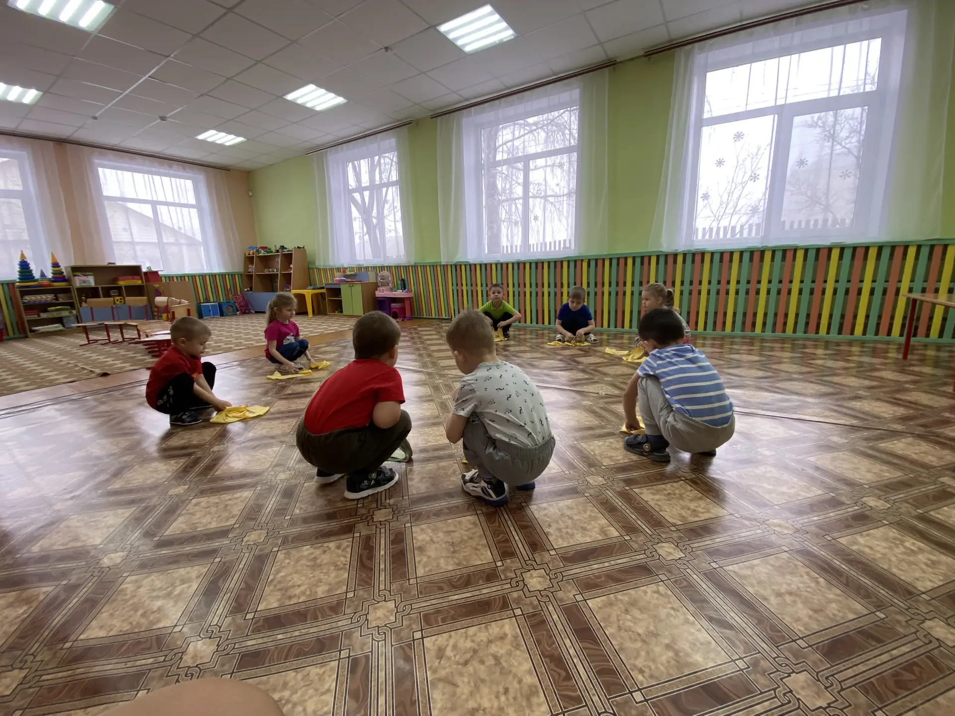 Лучики желтые в руки возьмем