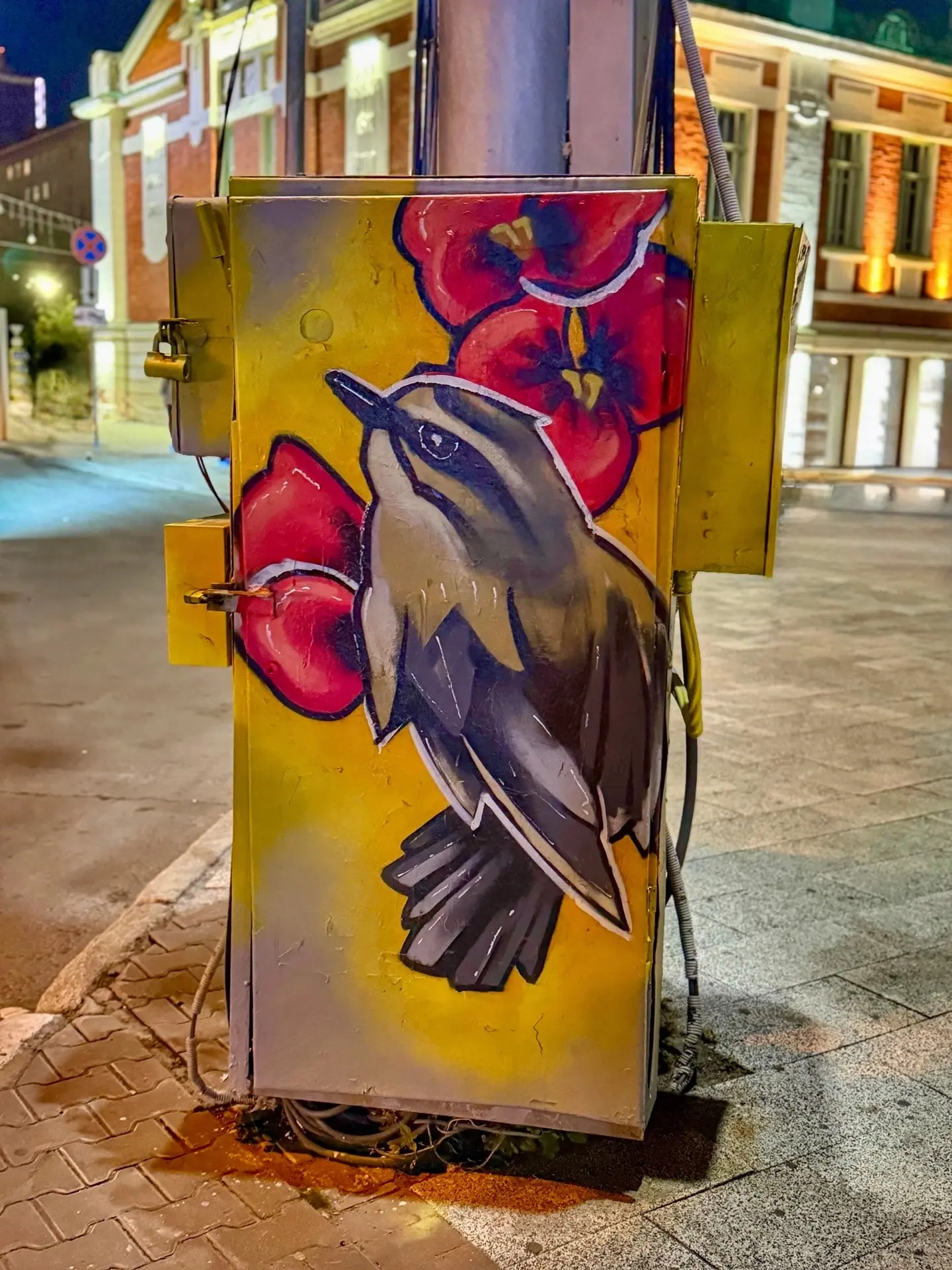🌺🎨🐦 Из серых ящиков — в арт-объекты: вы точно проходили мимо и не замечали, а теперь...