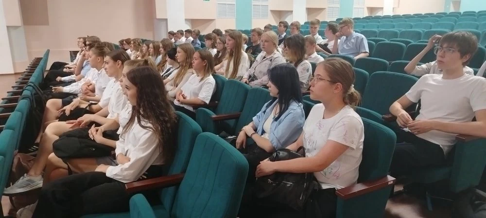 Профориентация: инвестиция в будущее наших учеников В нашей школе прошла важная встреча с Натальей А