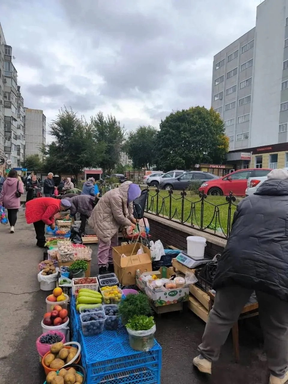 😔 В районе «Солнечного» рынка прошёл очередной рейд против незаконной торговли
