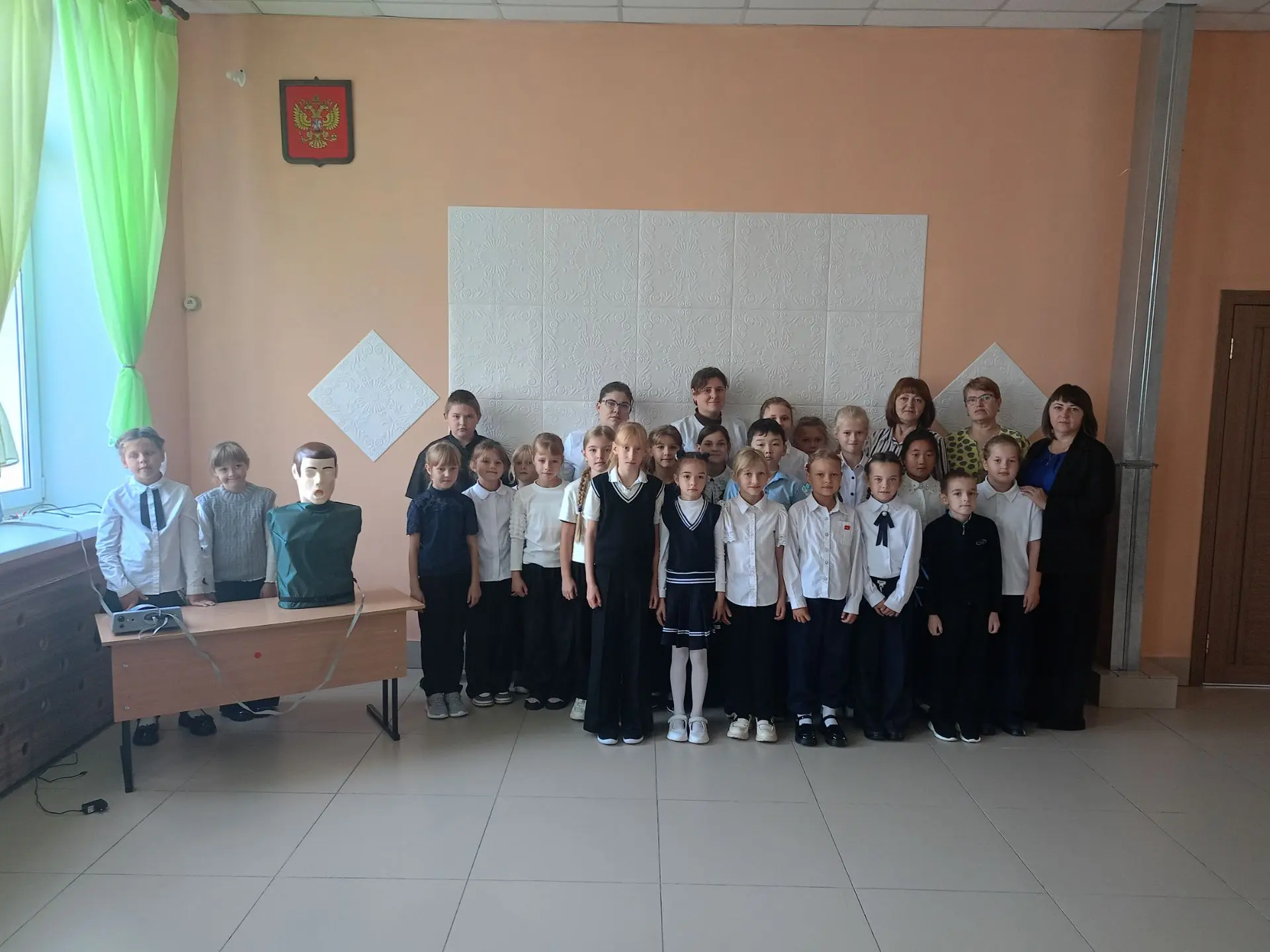 🚑 В МБОУ «Устьянская СОШ» прошёл мастер‑класс по оказанию первой медицинской помощи! 🩹